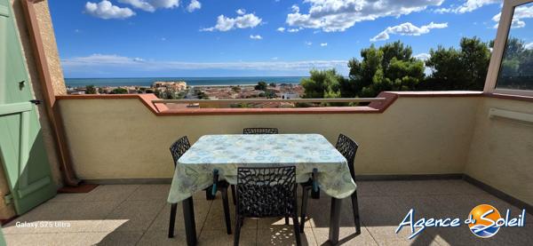 Appartement à Saint-Pierre-la-Mer SUPERBE VUE MER-PLAIN PIED T3 + 2 PARKINGS