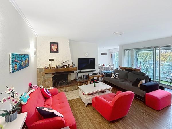 Appartement à vendre 5 pièces, balcon REIMS HYPER CENTRE (51)