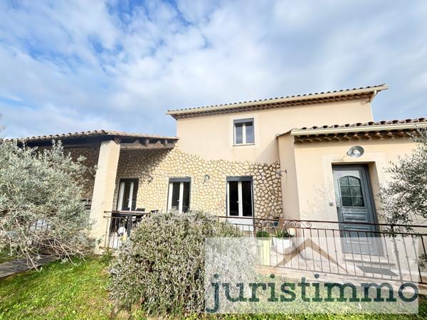 Cairanne (84290) Villa de 173m² sur une parcelle de 961m² à Cairanne