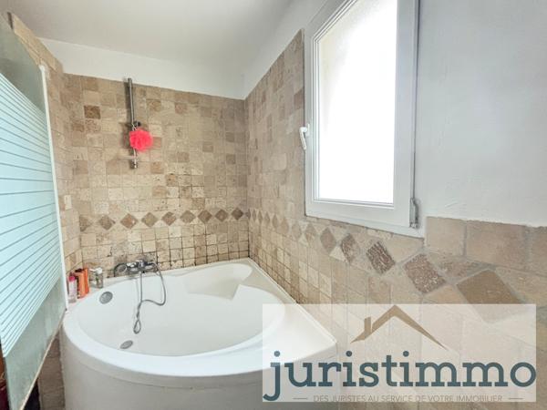 Cairanne (84290) Villa de 173m² sur une parcelle de 961m² à Cairanne