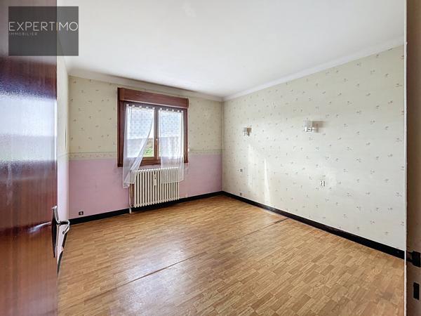 Conques (12320) À vendre – Exploitation agricole complète avec bâtiment d’élevage récent – 29 hectares attenants – Maison