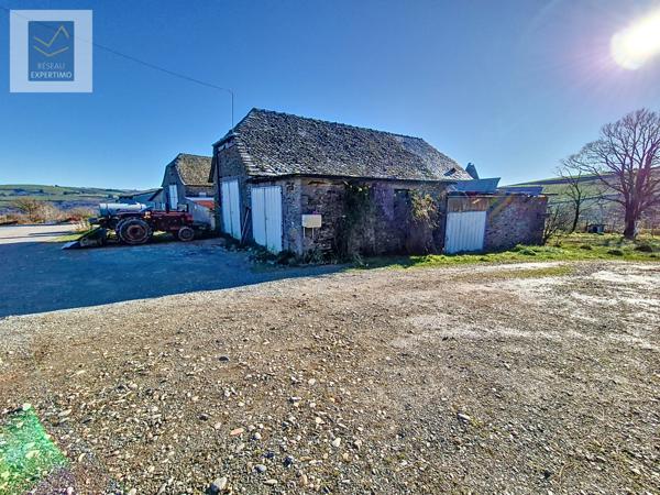 Conques (12320) À vendre – Exploitation agricole complète avec bâtiment d’élevage récent – 29 hectares attenants – Maison