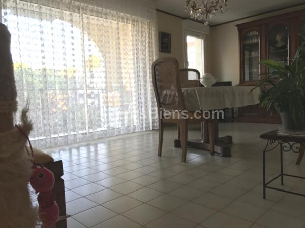  Beaux Arts-T3 au calme dans résidence sécurisée