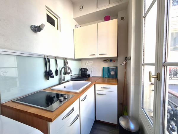 "Versailles Ermitage" joli appartement meublé sur cour pavée de 2 pièces de 33 m² !

Loyer €1 024.46/mois charges comprises **

- Ref : 13862