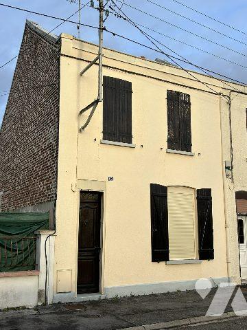 Maison semi mitoyenne avec jardin