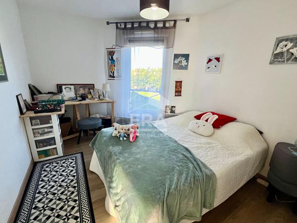 Superbe duplex 3 chambres avec jardin privatif et double parking dans une résidence récente 