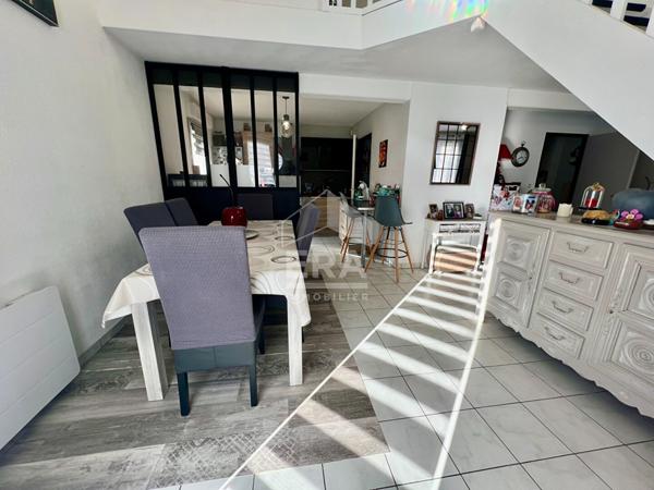 Superbe duplex 3 chambres avec jardin privatif et double parking dans une résidence récente 