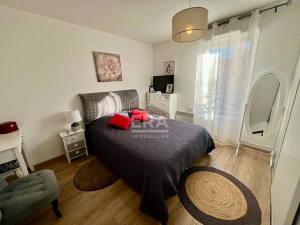 Superbe duplex 3 chambres avec jardin privatif et double parking dans une résidence récente 