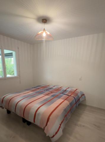 Maison comtemporaine avec piscine, Abris et Carport