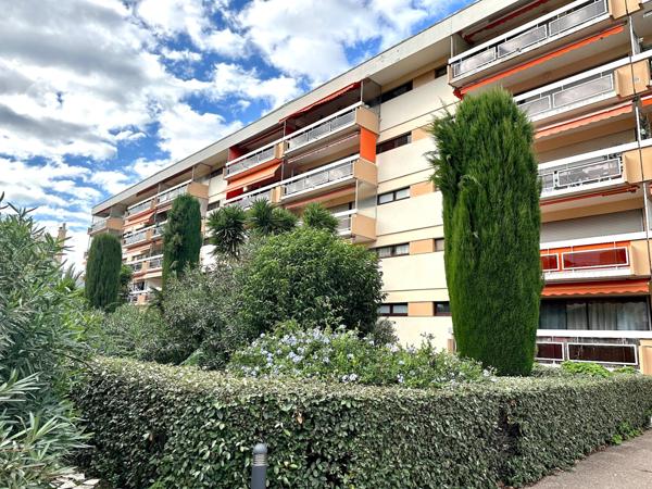 APPARTEMENT 5 PIECES CENTRE VILLE AVEC TERRASSE , CAVE , PARKING