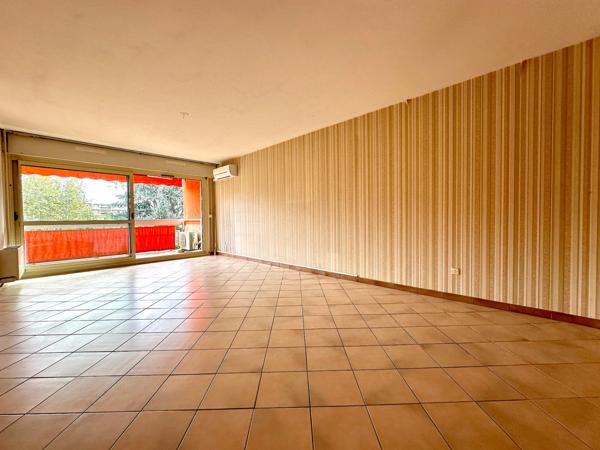 APPARTEMENT 5 PIECES CENTRE VILLE AVEC TERRASSE , CAVE , PARKING