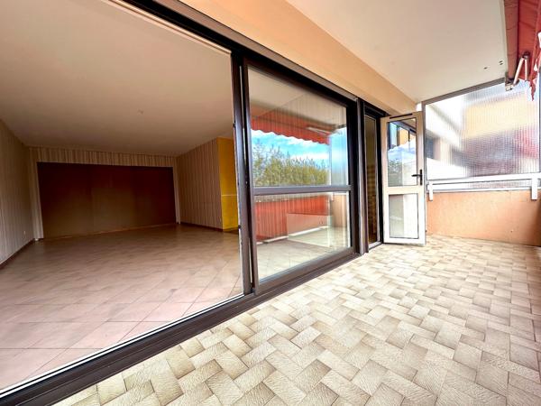 APPARTEMENT 5 PIECES CENTRE VILLE AVEC TERRASSE , CAVE , PARKING