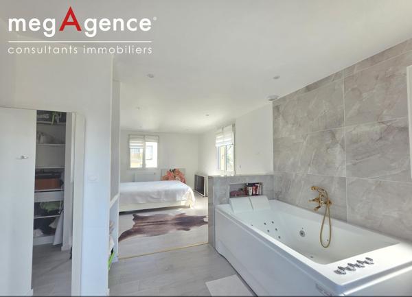 Maison à OUISTREHAM, 14150 - 7 pièces 140m²