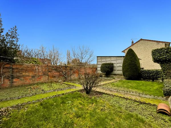 MAISON EN STYLE MEULIÈRE AVEC SOUS-SOL ET GARAGE