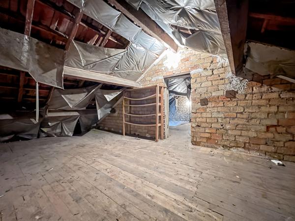 MAISON EN STYLE MEULIÈRE AVEC SOUS-SOL ET GARAGE