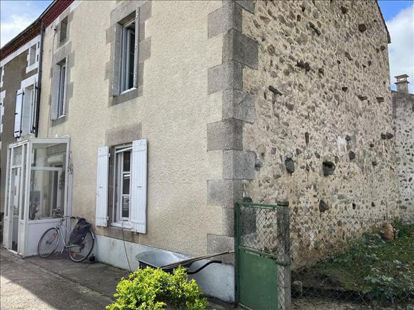 Maison à vendre |  Blanzac |  3 pièces | 120 m²