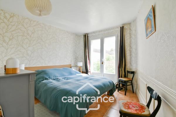 Maison charentaise rénovée à vendre 6 pièces COURCELLES (17), proche commerces, d'une superficie de 149m² avec atelier et jardin