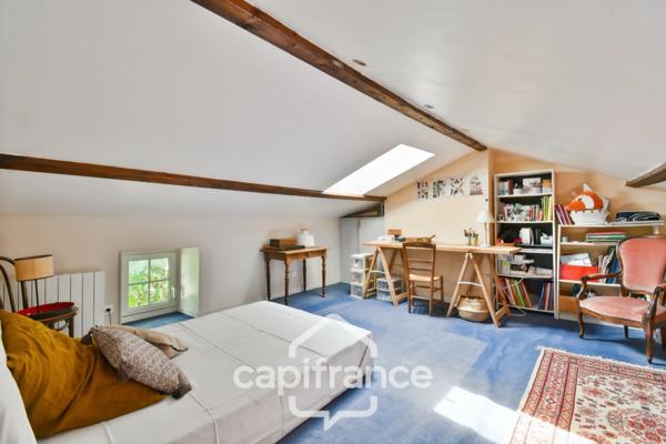 Maison charentaise rénovée à vendre 6 pièces COURCELLES (17), proche commerces, d'une superficie de 149m² avec atelier et jardin