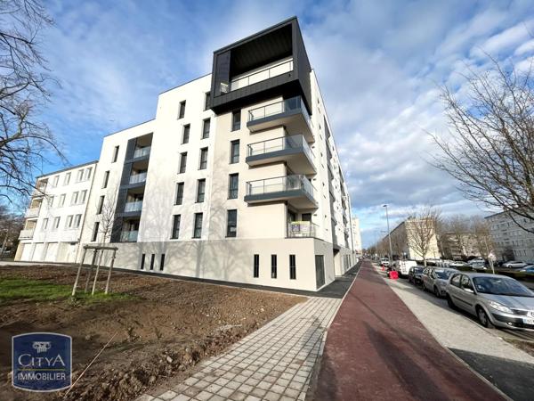 Appartement à louer 5 pièces 103.96m²