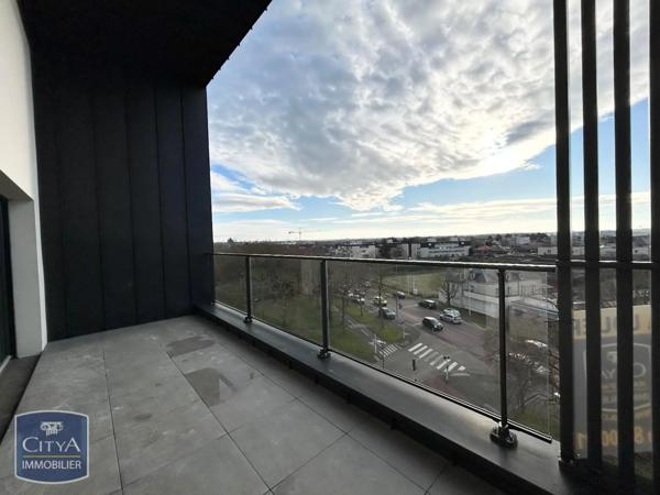 Appartement à louer 5 pièces 103.96m²