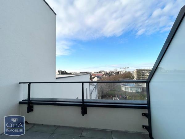 Appartement à louer 5 pièces 103.96m²
