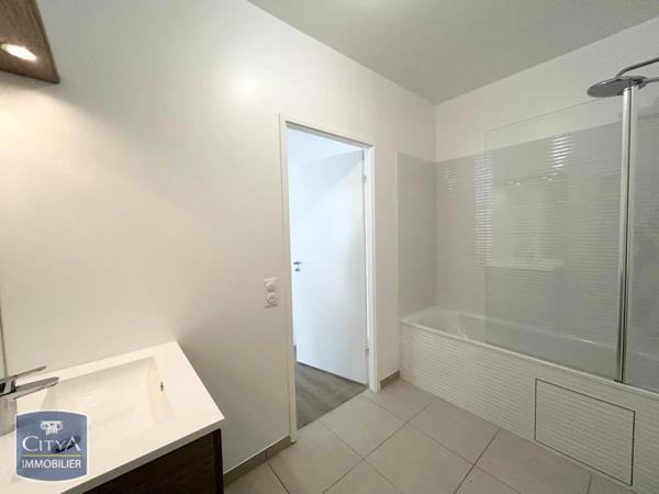 Appartement à louer 5 pièces 103.96m²