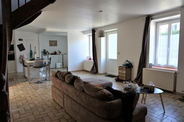 MAISON DE CHARME,CENTRE BOURG DE PLELO