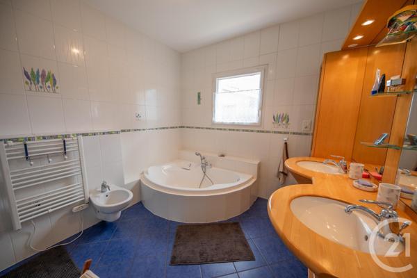 Maison à vendre  9 pièces - 263,16 m2 ST MEDARD EN JALLES - 33