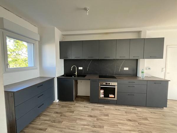 LOCATION TYPE 3 AVRILLE_ FLORESCENCE A101,  
Avrille 49240