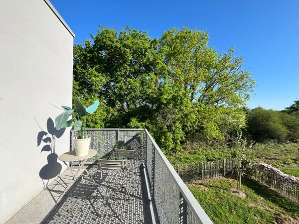 LOCATION TYPE 3 AVRILLE_ FLORESCENCE A101,  
Avrille 49240