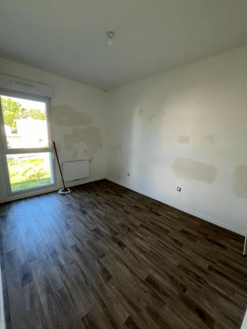 LOCATION TYPE 3 AVRILLE_ FLORESCENCE A101,  
Avrille 49240