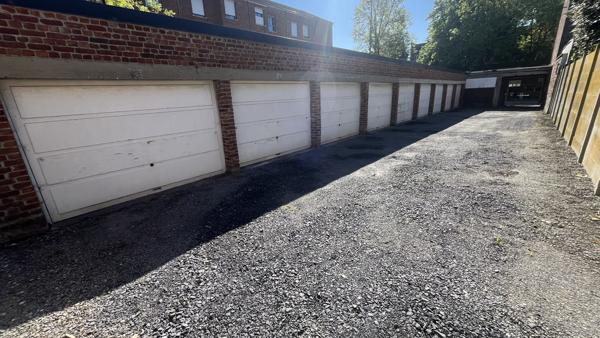 OPPORTUNITÉ INVESTISSEUR : Rare Lot de 11 Garages – Lille Vauban / Esquermes