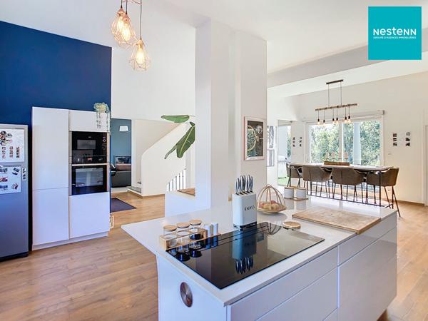 Propriété - 270 m² hab - 3261 m² de terrain - Piscine