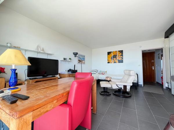 🌊Appartement T1 Golfe-Juan vue mer spectaculaire, grande terrasse, garage fermé