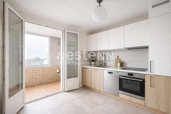 Appartement T4 BRON 3 chambres - Dernier étage et lumineux - Cave - 69500 BRON