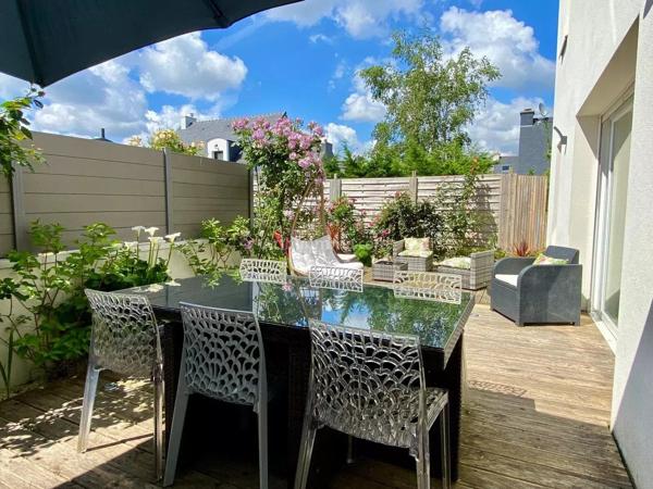 Vente                                                      Maison
                        
                     6 pièces                      112 m2                     à Vannes
