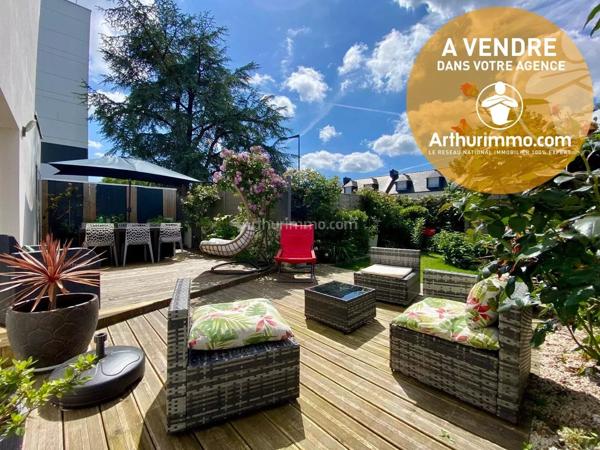 Vente                                                      Maison
                        
                     6 pièces                      112 m2                     à Vannes