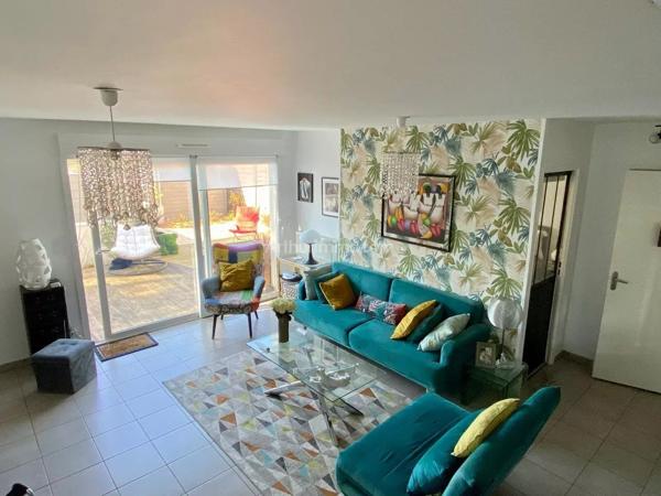 Vente                                                      Maison
                        
                     6 pièces                      112 m2                     à Vannes