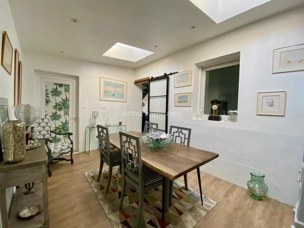 Vente                                                      Maison
                        
                     6 pièces                      112 m2                     à Vannes