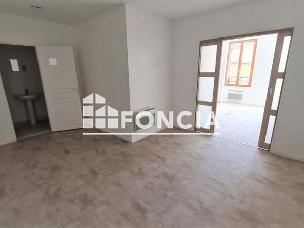 Location Appartement 2 pièces 43.5 m² - 16 RUE CAMILLE FLAMMARION Melun 77000