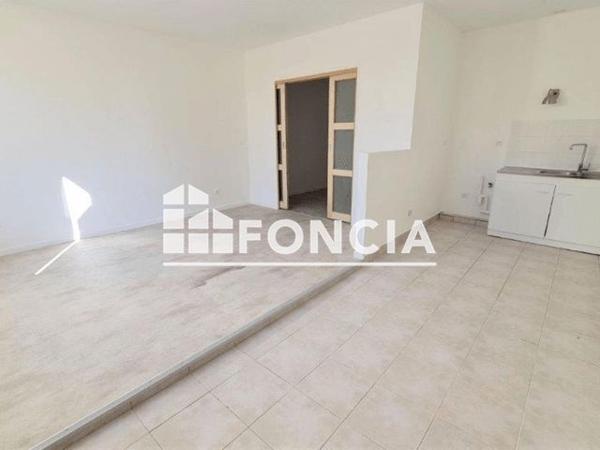 Location Appartement 2 pièces 43.5 m² - 16 RUE CAMILLE FLAMMARION Melun 77000