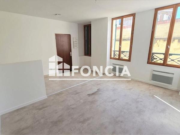 Location Appartement 2 pièces 43.5 m² - 16 RUE CAMILLE FLAMMARION Melun 77000