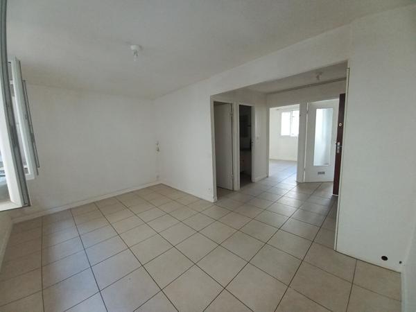 APPARTEMENT TYPE 2 CENTRE VILLE