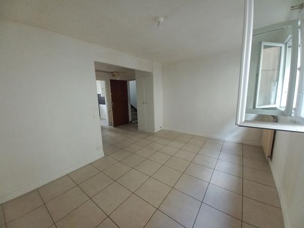 APPARTEMENT TYPE 2 CENTRE VILLE