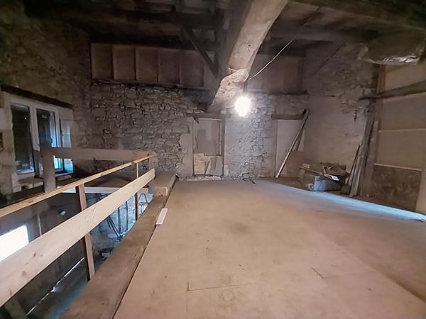 Maison de ville avec jardin ? Un bien rare aux multiples possibilités