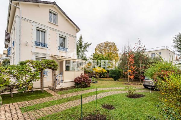 Maison ancienne de caractère de 118 ,61 m² avec terrasse et jardin