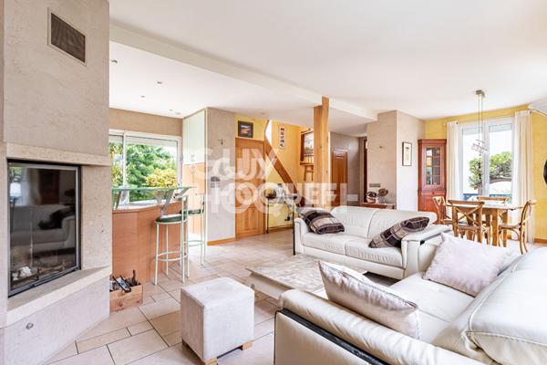 Maison ancienne de caractère de 118 ,61 m² avec terrasse et jardin