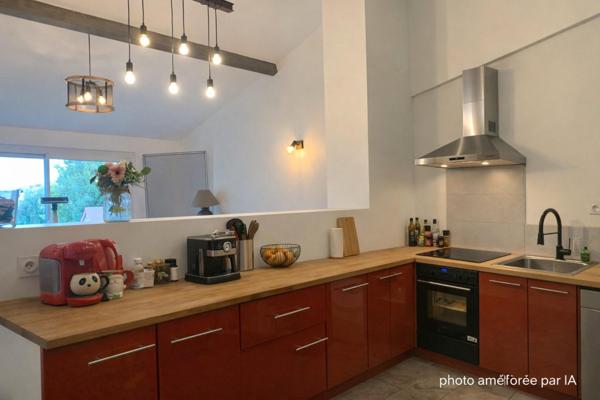 Maison en pierre apparente, proche du centre