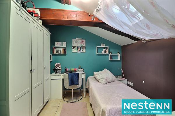 À 5 minutes à pied du métro Gratte-Ciel ? Maison familiale T5 de 123 m² avec cour privative à Villeurbanne