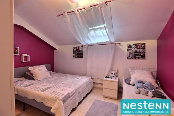 À 5 minutes à pied du métro Gratte-Ciel ? Maison familiale T5 de 123 m² avec cour privative à Villeurbanne